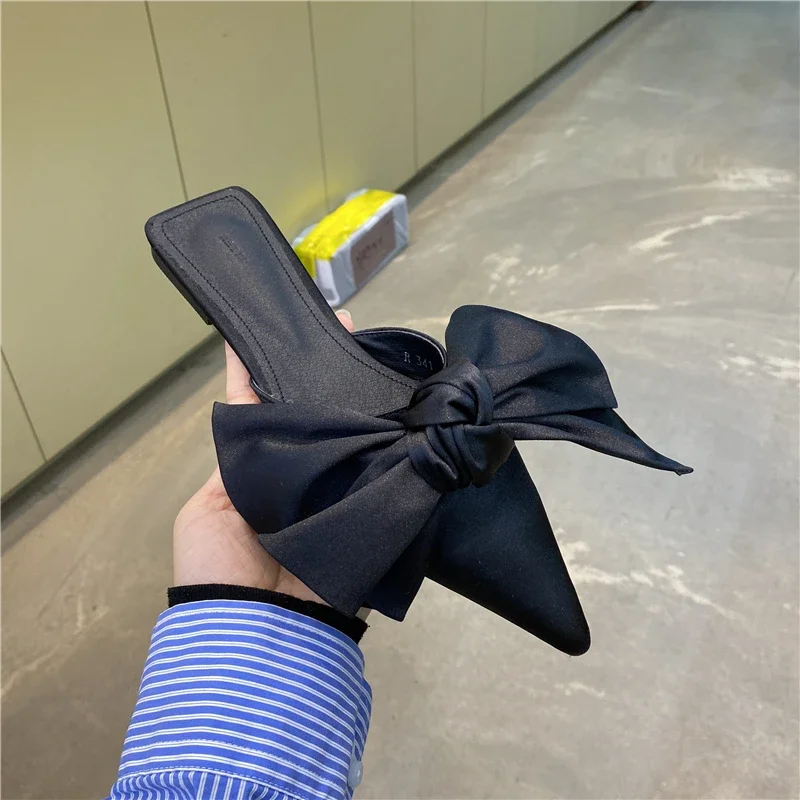 여성 샌들 오버사이즈 보타이 뮬 슈즈 포인티드 토 스트 - Satin Bow Tie 리뷰 및 가격
